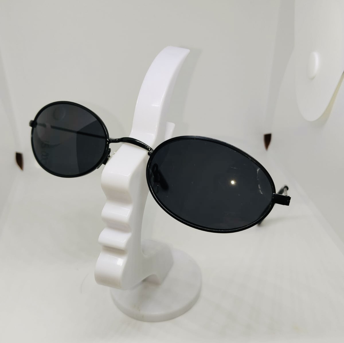 LENTES NEGROS METÁLICOS 